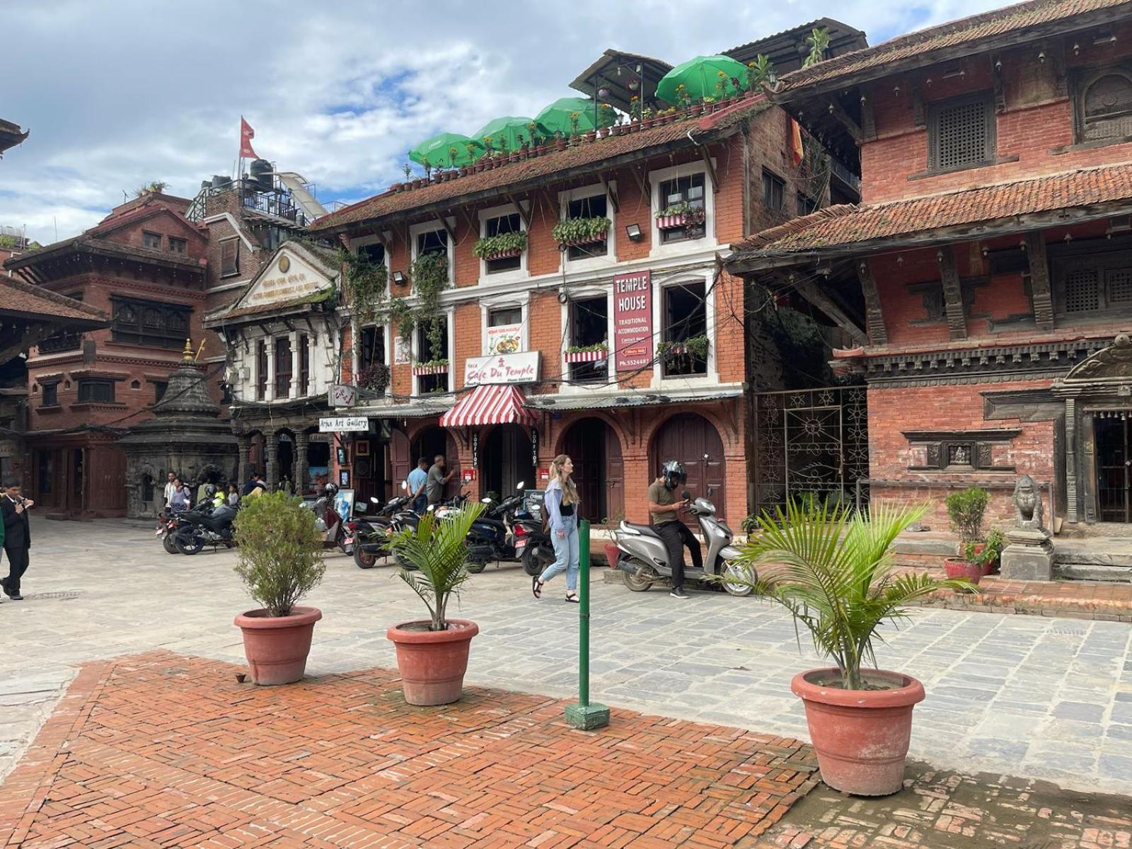 Patan Square - 2 Km From Patan Durbar Square Hotel Ngoại thất bức ảnh